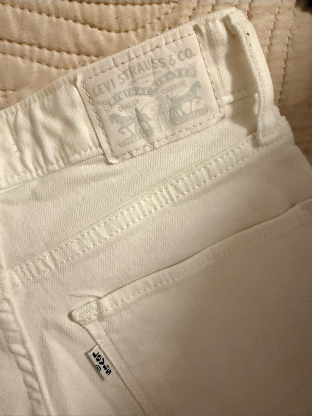 Levi's Women's White Skinny Jeans - Slim Fit